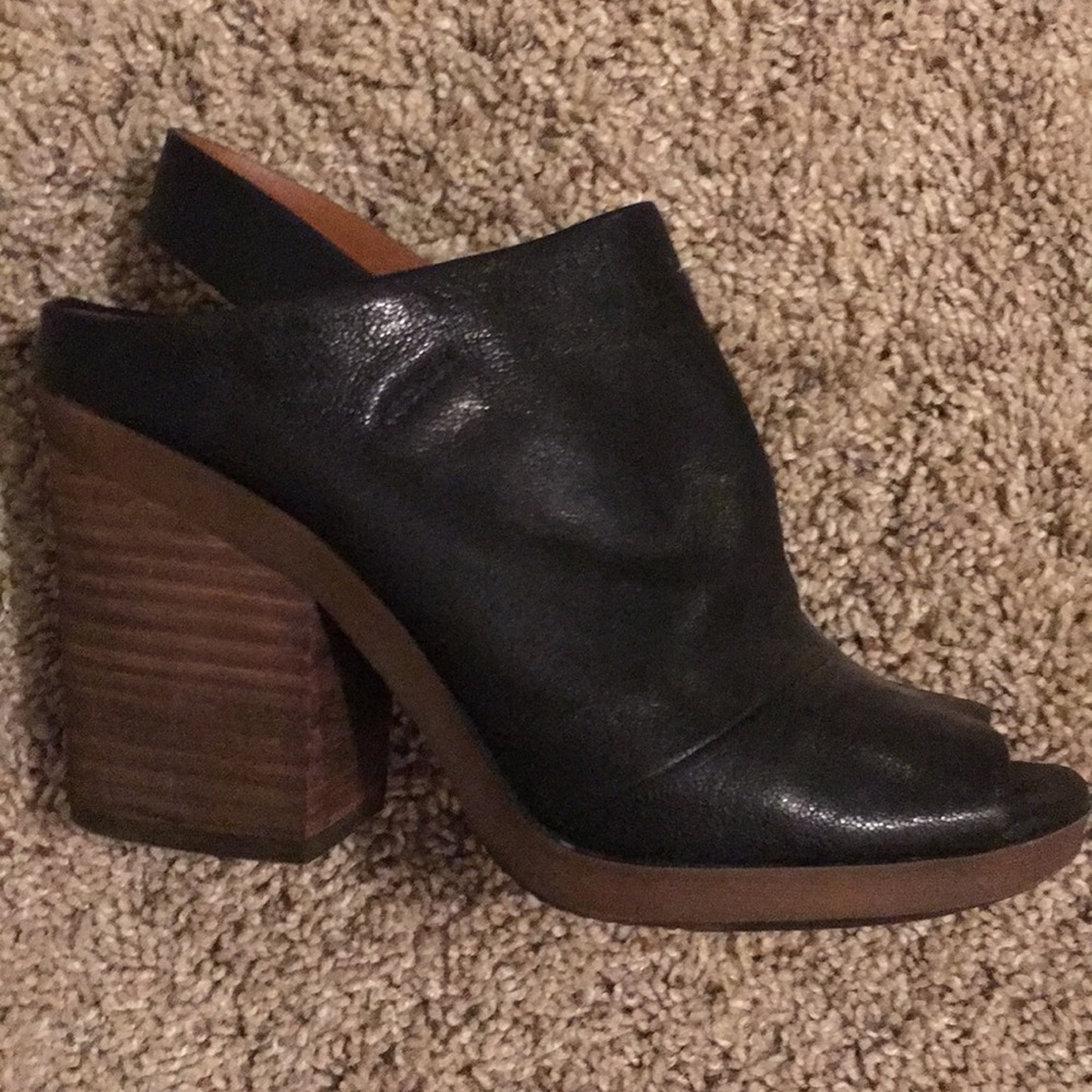 Lucky Brand shoes